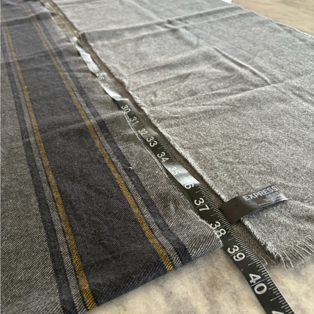 Set/2 Scarves, Banana Republic and Express